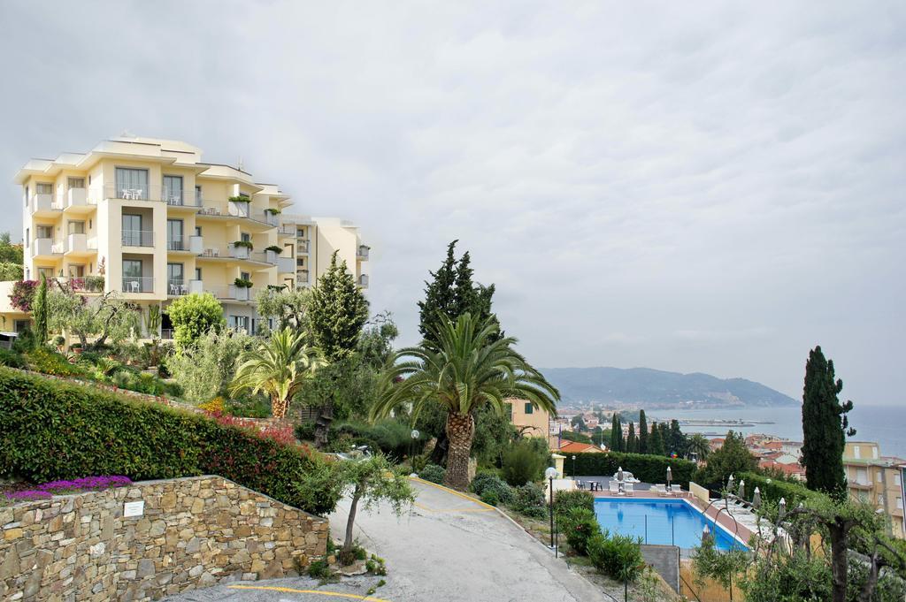 Hotel Metropol Diano Marina Exterior foto
